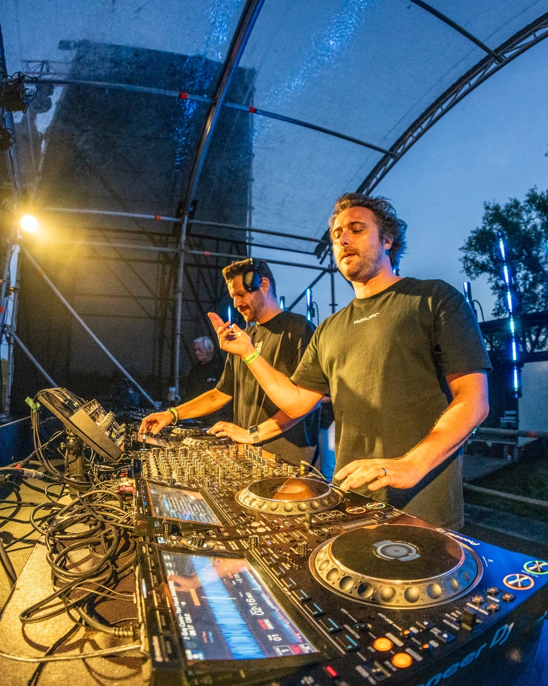 DJ-Cover